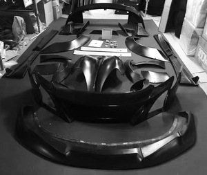 ชุดแต่งคาร์บอนไฟเบอร์สำหรับ 650S รุ่นใหม่ อัพเกรดกันชนหน้า-หลังสไตล์ LB พร้อมดิฟฟิวเซอร์ ซุ้มล้อ และสปอยเลอร์ - Product Image 2