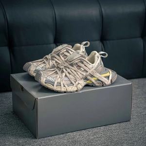 Zapatos de Lona de Alta Gama con Cordones y Malla, Marcas de Lujo con Nuevos Elementos de Diseño Modernos que Representan el Estilo de Diseñador de Alta Gama - Product Image 1