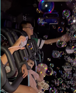 ระบบฉายภาพโดม 360 องศา 6D 8 ที่นั่ง พร้อมใช้งาน ออกแบบตามสั่ง ระดับเชิงพาณิชย์ โครงสร้างโลหะ สำหรับห้างสรรพสินค้าในร่ม สร้างประสบการณ์สมจริง - Product Image 2