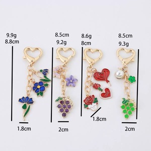 1PC Nouveau porte-clés en forme de cœur avec décorations colorées de fleurs, de <span class=keywords><strong>fruits</strong></span> et de raisins en alliage de zinc, cadeau de fête - Product Image 3