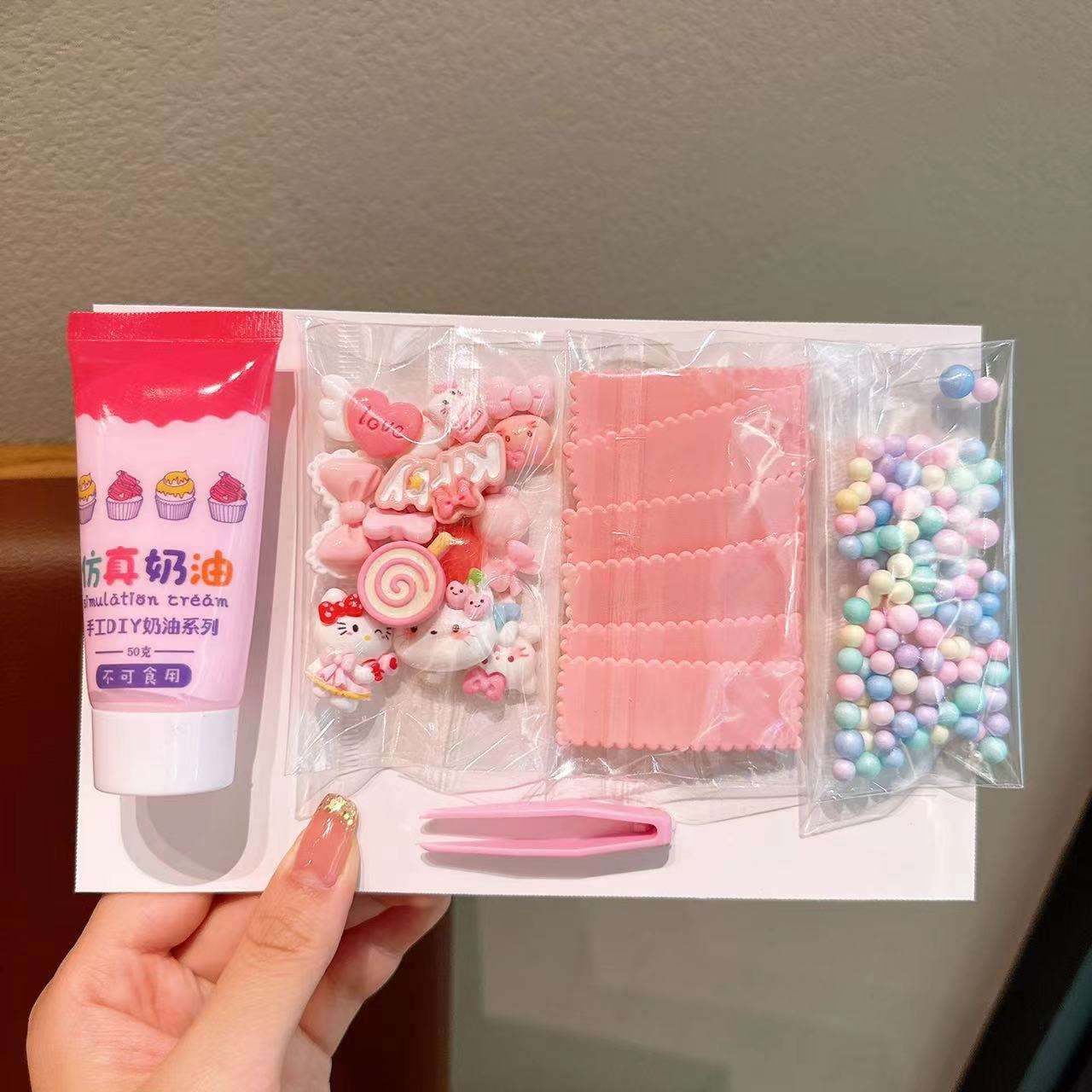 กล่องของขวัญคิตตี้การ์ด2สีชมพู