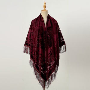 Écharpe carrée oversize pour femme, broderie rose, 140 cm, châle de protection solaire hiver, style ethnique, pompons, logo, pour l'extérieur - Product Image 3