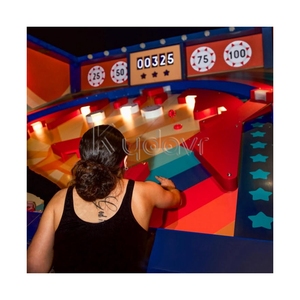 Salle de jeux de flipper virtuelle interactive multijoueur d'intérieur Carnival avec défis de lancer de balles et d'évasion - Product Image 1