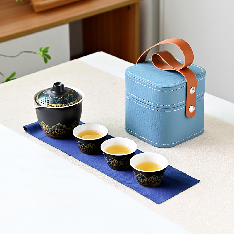 Costume noir de style japonais (sac en cuir noir)