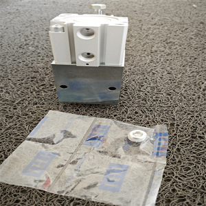 วาล์วจ่ายจาระบี IHI CVM-03 วาล์วไฮดรอลิกสำหรับอุปกรณ์อุตสาหกรรม - Product Image 1