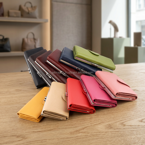 Portefeuilles pour femmes en cuir de haute qualité les plus populaires - Fermeture ouverte, longueur courte, design imperméable, tailles personnalisables - Product Image 2