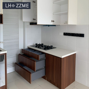 Set di Mobili da Cucina Minimalisti in Impiallacciatura di Legno Personalizzabili con Piano di Lavoro in Quarzo e Cassetti, Cucina Aperta Ecologica per Hotel - Product Image 4