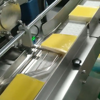 Machine automatique industrielle de fabrication de sandwichs, ligne de production de sandwichs à deux couches et à une garniture pour boulangerie et snacks