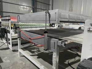 Machine d'extrudeuse de production anti-UV de plaque de soleil en plastique de panneau creux de grille de polycarbonate de PC - Product Image 4