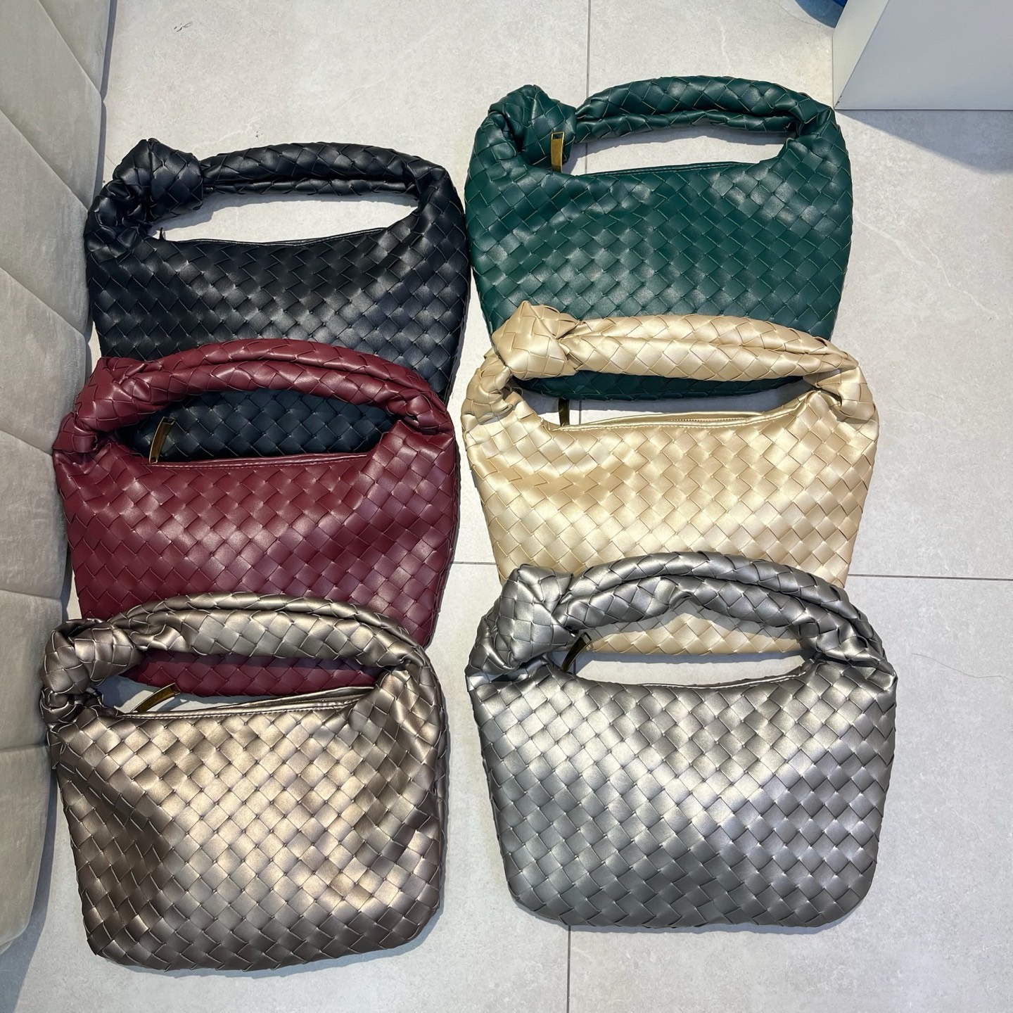 Bolsos de bajo precio Bolsos de mujer Venta al por mayor y de moda