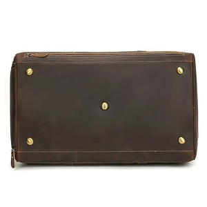 Sac de voyage week-end sport en cuir véritable durable personnalisé, doublure en polyester résistante à l'eau, fermeture éclair, réglable - Product Image 4