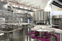 Ligne de production clé en main automatique pour le remplissage d'eau potable en bouteilles plastiques de 5 à 10 L, 2000 bouteilles par heure