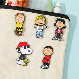 Hot Sale Cartoon Characters Lapel Pins <strong>Snoopy</strong> Anime Enamel Pins Brooch for Bag - Product Image 4