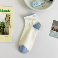 Chaussettes décontractées tricotées pour femmes, de haute qualité, respirantes, douces et confortables, pour le quotidien, avec logo discret, idéales printemps-été