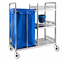 Chariot de blanchisserie en acier inoxydable pour soins infirmiers avec rangement à trois niveaux et poteau porte-perfusion pour le transport du linge et des déchets hospitaliers