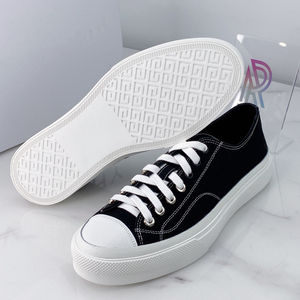 รองเท้าลำลองจากนักออกแบบสุดหรูชั้นนำรองเท้าวิ่งผ้าใบแบบผูกเชือกรองเท้าแฟชั่นวัลกาไนส์สำหรับฤดูร้อนฤดูใบไม้ร่วง - Product Image 2