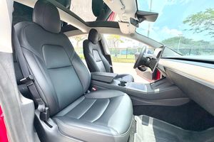Autos Usados <span class=keywords><strong>Tesla</strong></span> <span class=keywords><strong>Model</strong></span> <span class=keywords><strong>3</strong></span> Eléctricos con Tracción Trasera, Calefacción de Asientos, Chip AMD, Puertas sin Marco y Modo de Vigilancia - Product Image 6