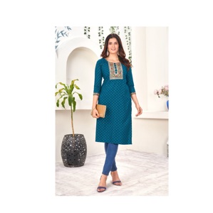 Rayón Kurti para mujer de calidad de exportación con bordado elegante, traje de fiesta perfecto para mujer, disponible a precio a granel - Product Image 1