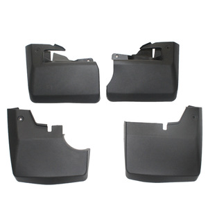 Guardabarros de Plástico Negro para Toyota Land Cruiser LC70 FJ70, 2007-2022, Transmisión Manual - Product Image 1