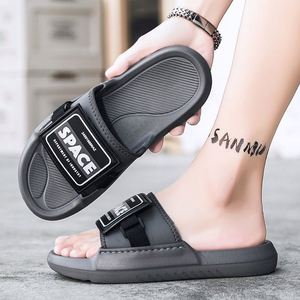 <span class=keywords><strong>Da</strong></span> <span class=keywords><strong>uomo</strong></span> antiscivolo EVA morbido Sole estate interno <span class=keywords><strong>casa</strong></span> scivoli <span class=keywords><strong>da</strong></span> bagno pantofole all'ingrosso per gli uomini <span class=keywords><strong>casa</strong></span> uso alberghiero - Product Image 6