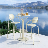 Chaise haute de bar d'extérieur en aluminium pour mobilier de jardin Paito, idéale pour les piscines et les espaces de loisirs