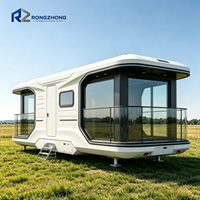 Capsule spatiale préfabriquée, maison mobile légère en structure acier pour complexe hôtelier, camping, gîte ou kiosque.
