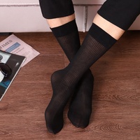 Vente en Gros de Chaussettes en Soie Ultra Minces en Nylon Transparent Robe d'Affaires Mi-mollet Chaussettes pour Hommes