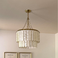 Lustre en coquillages naturels style crème française, design post-moderne, luxe léger et créatif, pour salle à manger et bureau