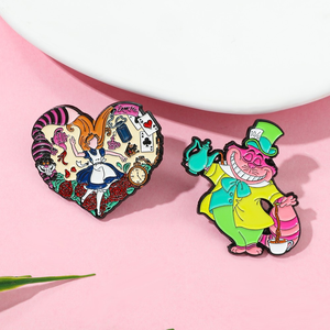 Badge en métal électroplaqué et broche en alliage à goutte d'huile, motifs personnages de films, séries TV et dessins animés d'Europe et d'Amérique, <span class=keywords><strong>Alice</strong></span> <span class=keywords><strong>au</strong></span> <span class=keywords><strong>pays</strong></span> <span class=keywords><strong>des</strong></span> <span class=keywords><strong>merveilles</strong></span> <span class=keywords><strong>Chat</strong></span>, avec ressort - Product Image 3