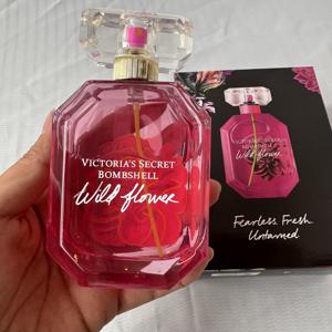 สเปรย์น้ำหอมฉีดตัวขนาด 100 มล. กลิ่นหอมติดทนนาน น้ำหอม Eau De Parfum กลิ่นดอกไม้ป่า วิคตอเรีย ซีเคร็ท น้ำหอมผู้หญิงของแท้ ขายส่ง - Product Image 5