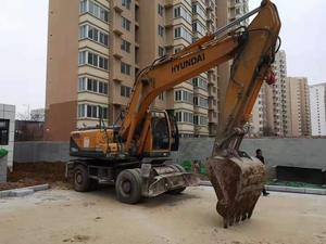 Excavadora hidráulica de orugas Hyundai usada 210w-9 215-7 215l 225-7 225lvs 225vs 60w-7 210w-7 de 21 toneladas, año 2016, cucharón de 1M, 120kw de potencia. - Product Image 5