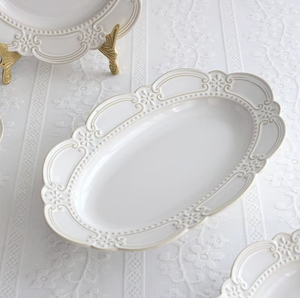 Ensemble de <span class=keywords><strong>vaisselle</strong></span> en céramique blanche émaillée de style <span class=keywords><strong>baroque</strong></span> européen rétro, design floral en relief, <span class=keywords><strong>vaisselle</strong></span> vintage pour mariage - Product Image 3