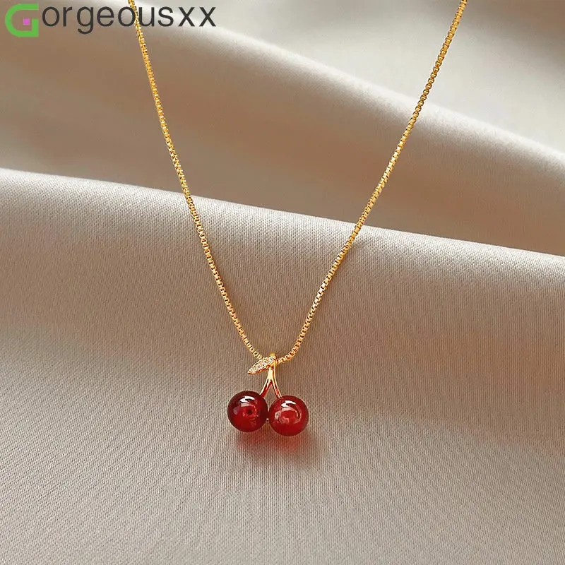 Tendência Estilo Coreano Red Cherry Pendant Necklace para Mulheres Luz Extravagante Gold Clavicle Chain Gift Jewelry Accessories