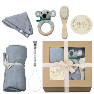 Vente en gros de poupées au <span class=keywords><strong>crochet</strong></span> Ensemble cloche en bois pour bébé boîte-cadeau de <span class=keywords><strong>naissance</strong></span> chaîne de sucette boîte-cadeau du premier mois de <span class=keywords><strong>naissance</strong></span> pour bébé - Product Image 5