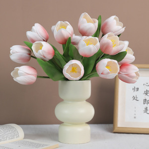 Bouquet de tulipes artificielles roses Ruilisi pour la décoration de la maison et des mariages - Product Image 2