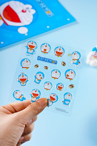 Autocollants 2D écologiques en gros de Doraemon, étiquettes sécurisées pour bébés, pour bagages, guitares, skateboards, ordinateurs portables - Product Image 4