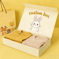 Boîte en carton rigide magnétique de luxe personnalisée, matériaux recyclés écologiques, emballage pour vêtements et chaussettes, expédition, gaufrage