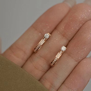Orecchini Minimalisti a Forma di U per Donne, Orecchini a Perno con Pietre Scintillanti, Gioielli di Moda Quotidiana - Product Image 6