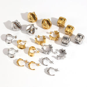 ต่างหูสแตนเลสทรงเรขาคณิตแบบจีบ ดีไซน์พับไม่สม่ำเสมอ ใส่ได้ทุกวัน สำหรับทุกเพศ ชุบด้วยไทเทเนียม 18k - Product Image 3