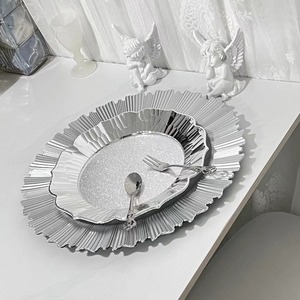 Assiettes de Présentation Rondes en Plastique Dorées Scintillantes <span class=keywords><strong>pour</strong></span> la Restauration, Vaisselle de <span class=keywords><strong>D</strong></span>îner, <span class=keywords><strong>D</strong></span>écoration de Fêtes de Noël et Mariages - Vente en Gros - Product Image 2