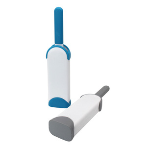 Brosse anti-peluches pour vêtements, en plastique réutilisable, avec poignée bleue et surface en tissu, pour vêtements d'hiver, manteaux en cachemire, canapés, lits - Product Image 3