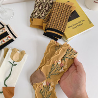 Femmes été mode chaussettes courtes en coton Vintage Floral or texte mi-tube bas équipage longueur respirant Logo corps