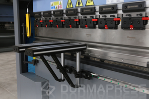 CNC Báo Chí phanh 80ton 110ton 135ton 200ton 8 + 1 Trục kim loại Máy uốn - Product Image 5