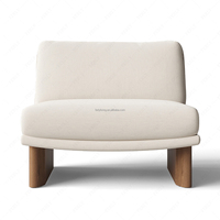 Chaise en tissu au design minimaliste FERLY, qualité artisanale, base en bois massif, salon