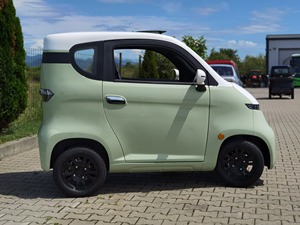 Scooter SQ4 de haute qualité, modèle unique, avec certificat COC, batterie au lithium, propulsion simple, caméra arrière, livraison sur le marché européen - Product Image 4
