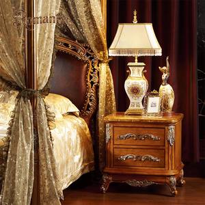 <span class=keywords><strong>Lit</strong></span> à baldaquin en bois massif <span class=keywords><strong>de</strong></span> <span class=keywords><strong>style</strong></span> royal européen avec détails artisanaux, rideaux en tissu <span class=keywords><strong>de</strong></span> luxe et tête <span class=keywords><strong>de</strong></span> <span class=keywords><strong>lit</strong></span> en cuir - Product Image 4