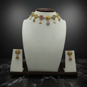 Ensemble de bijoux ethniques de mariée traditionnels en argent finition antique, collier ras-de-cou avec boucles d'oreilles assorties, pierres roses et vertes - Product Image 4