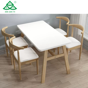 Yüksek kalite özel katı ahşap restoran mobilya seti Modern kare tasarım yemek masaları ve sandalyeler için Bar Cafe otel