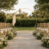 Arche circulaire dorée pour cérémonie de mariage avec design ouvert pour drapage de tissus, zones photo et réceptions
