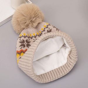 Gorro de Punto Clásico Retro con Pompones para Mujer, Gorro de Invierno Grueso y Cálido con Forro de Piel - Product Image 6